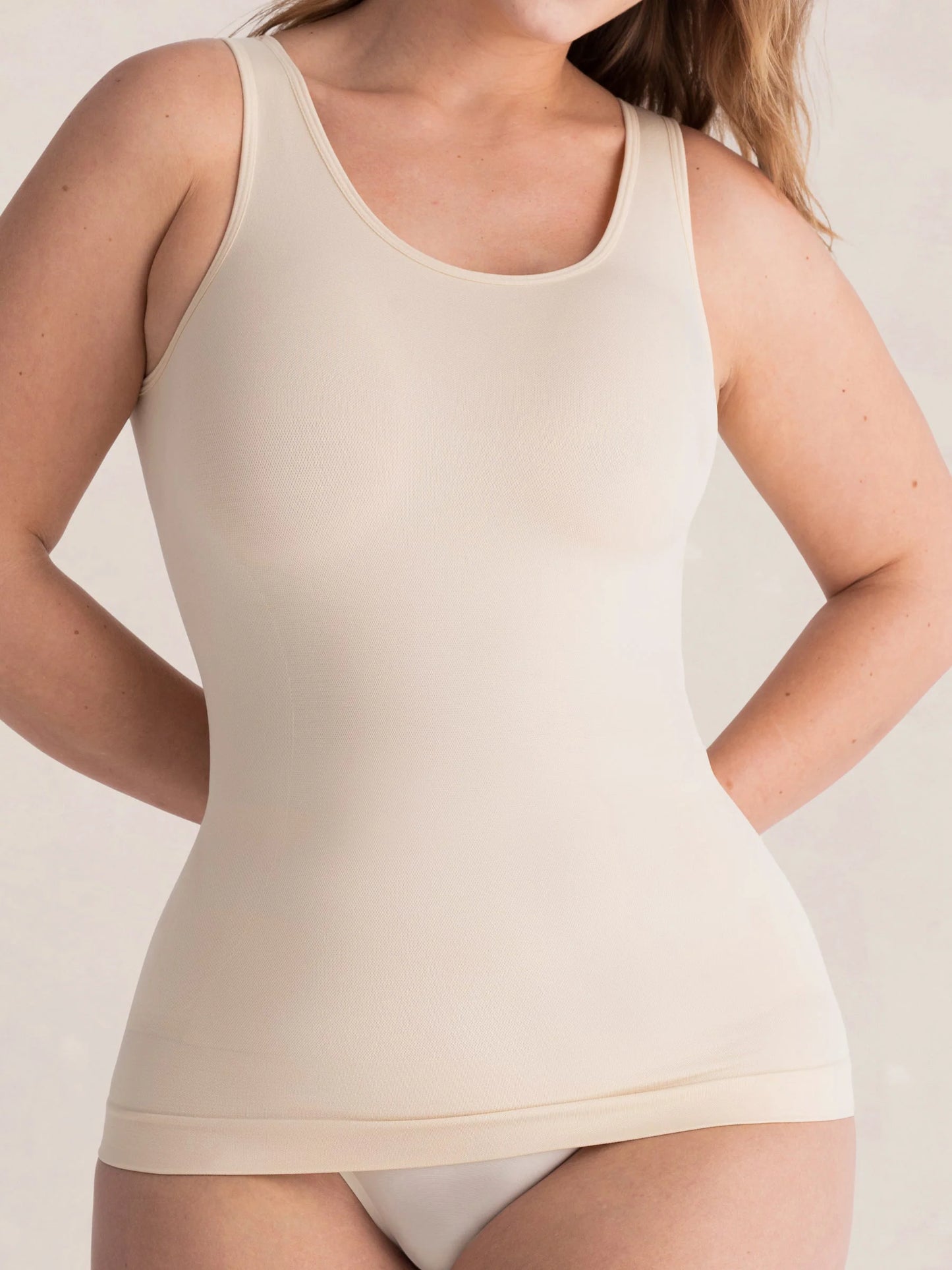 ComfortNest – Camisole Sculptante Invisible