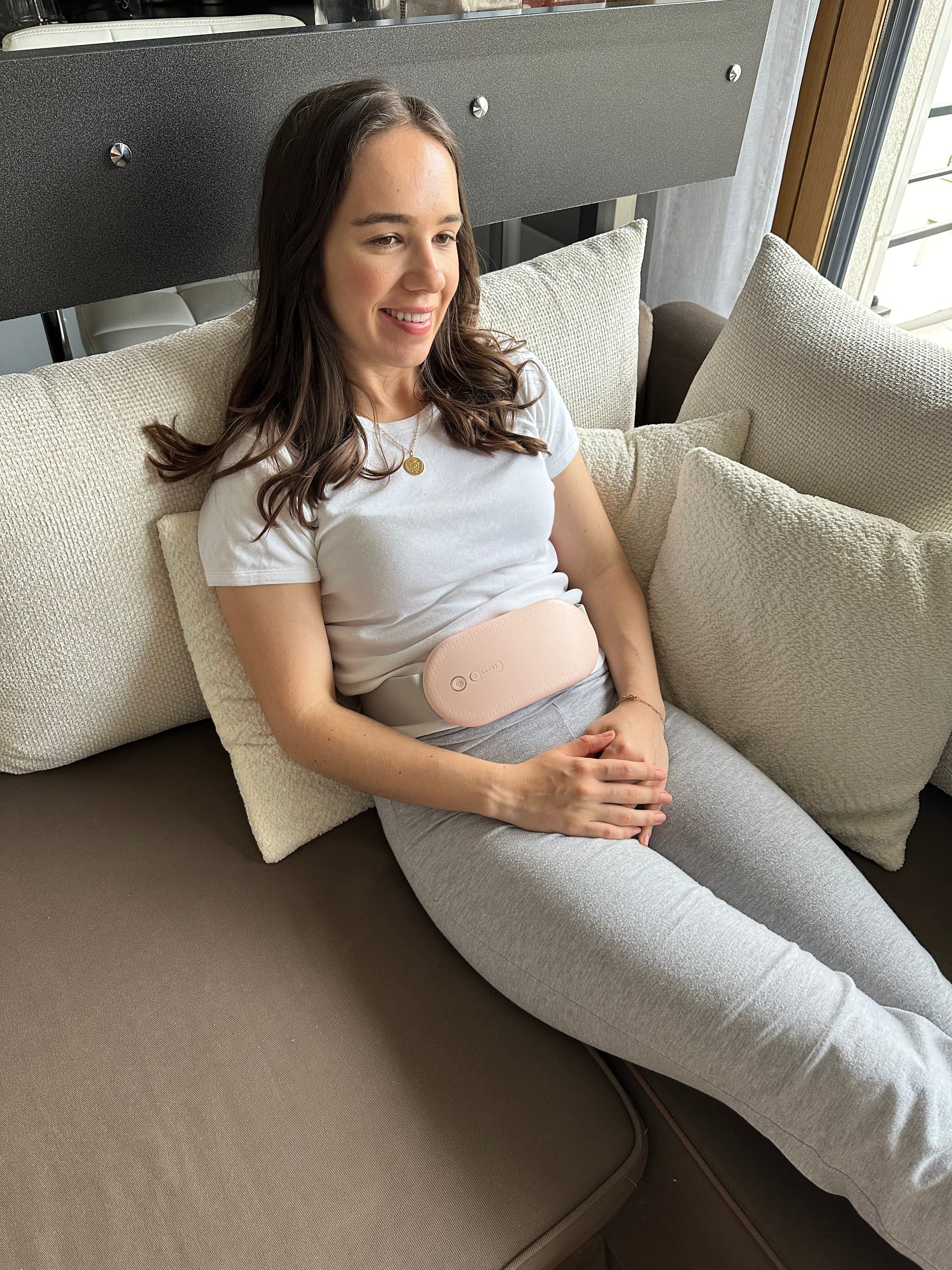 Ovilia | The Menstrual Massager