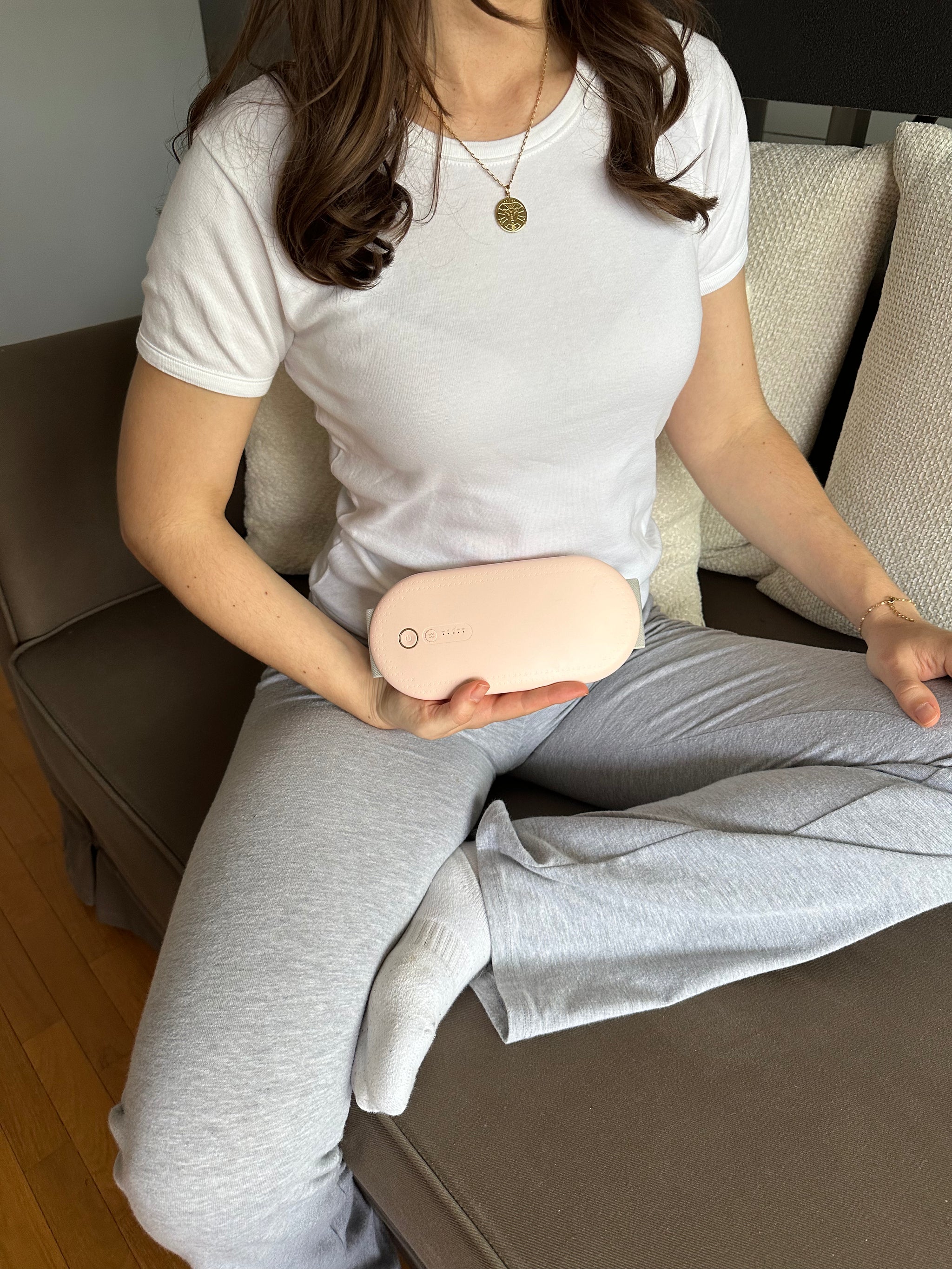 Ovilia | The Menstrual Massager